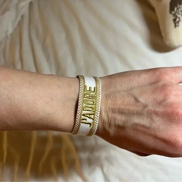 Jadore Embroidery Bracelet - Picture 7 of 7